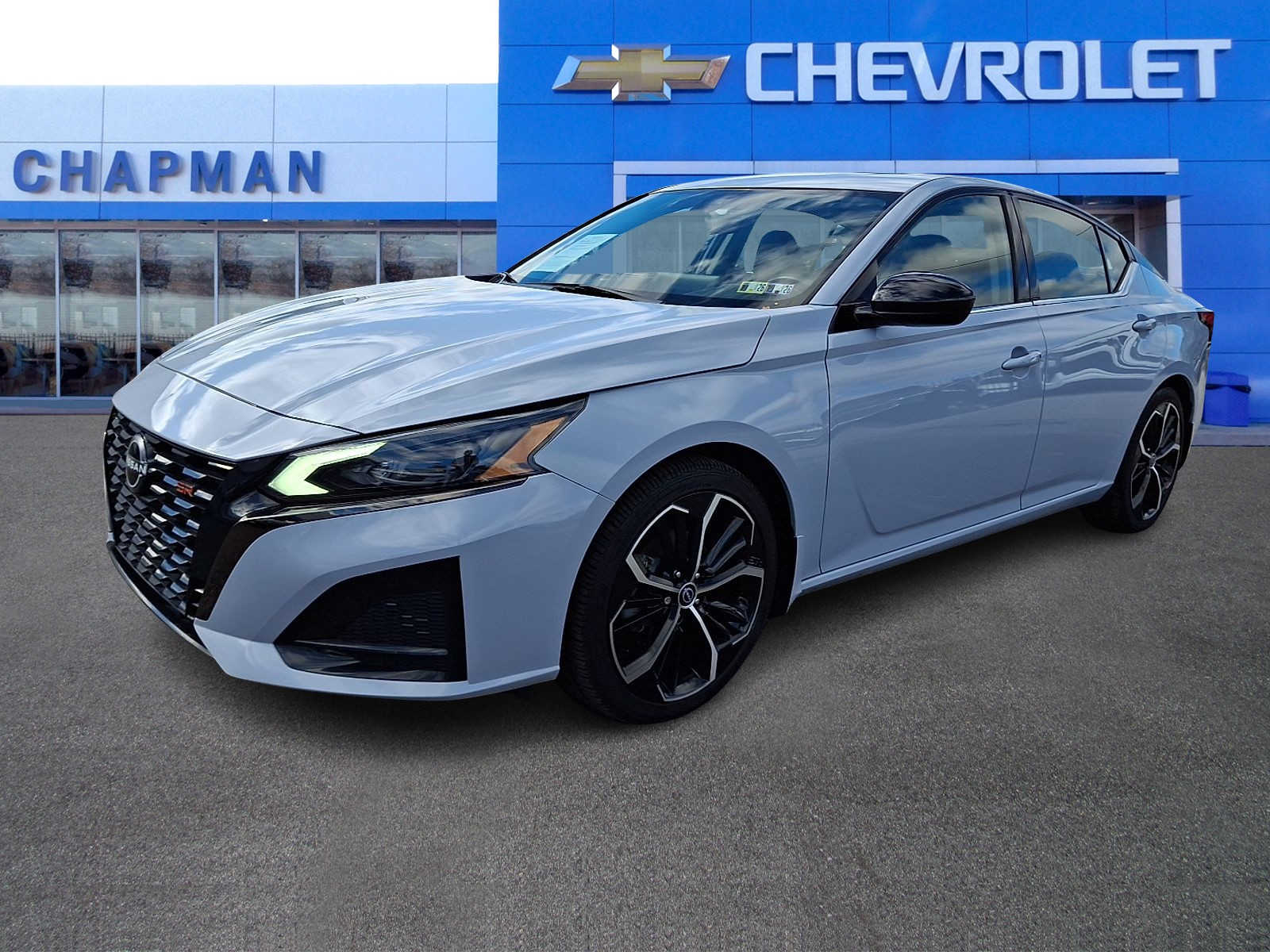 2023 Nissan Altima 2.5 SR photo 2