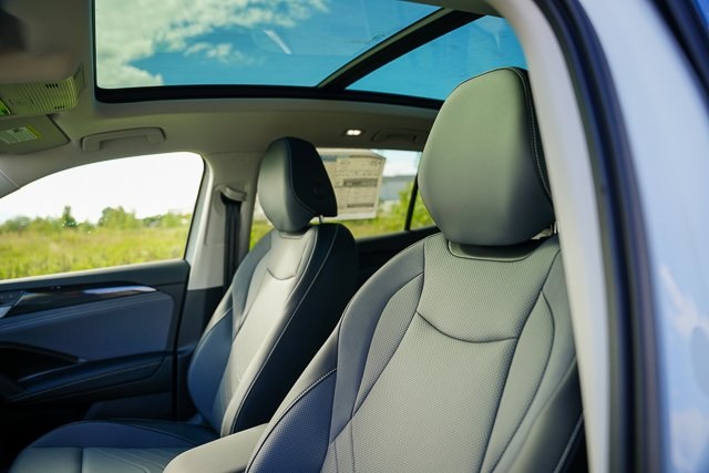 2025 Volkswagen Tiguan SE photo 5