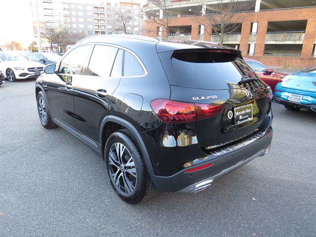 2025 Mercedes Benz GLA 250 4MATIC photo 2