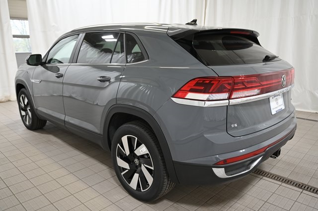 2025 Volkswagen Atlas Cross Sport SE Technology photo 2