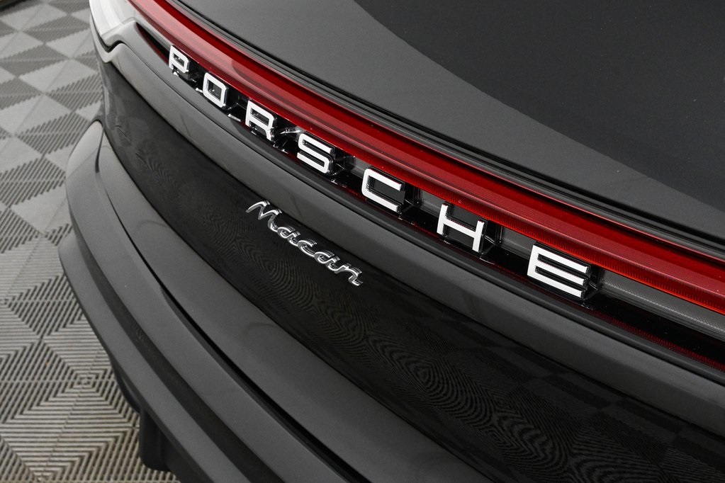 2025 Porsche Macan T photo 33