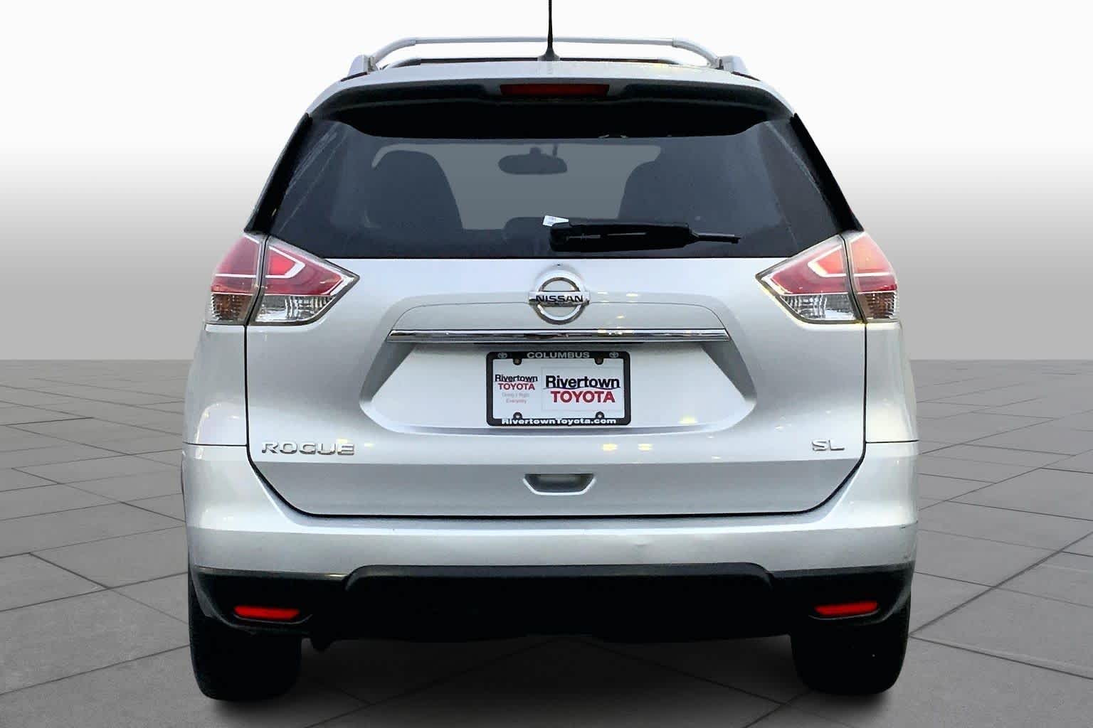 2016 Nissan Rogue SL photo 4