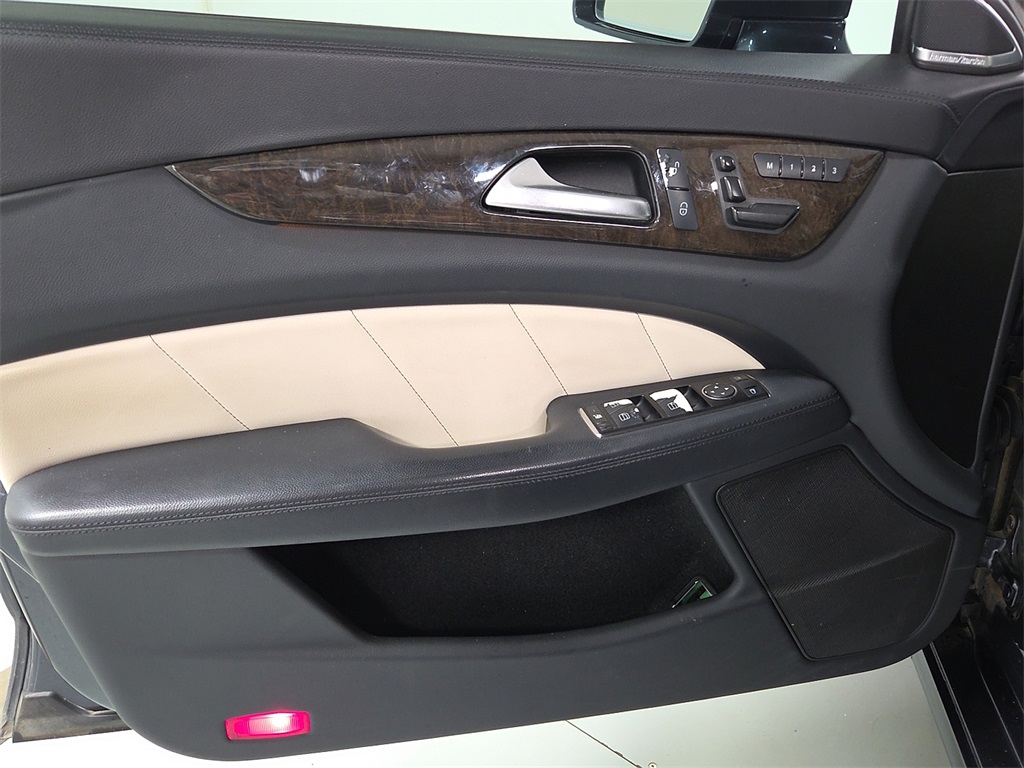 2012 Mercedes Benz CLS 550 photo 17