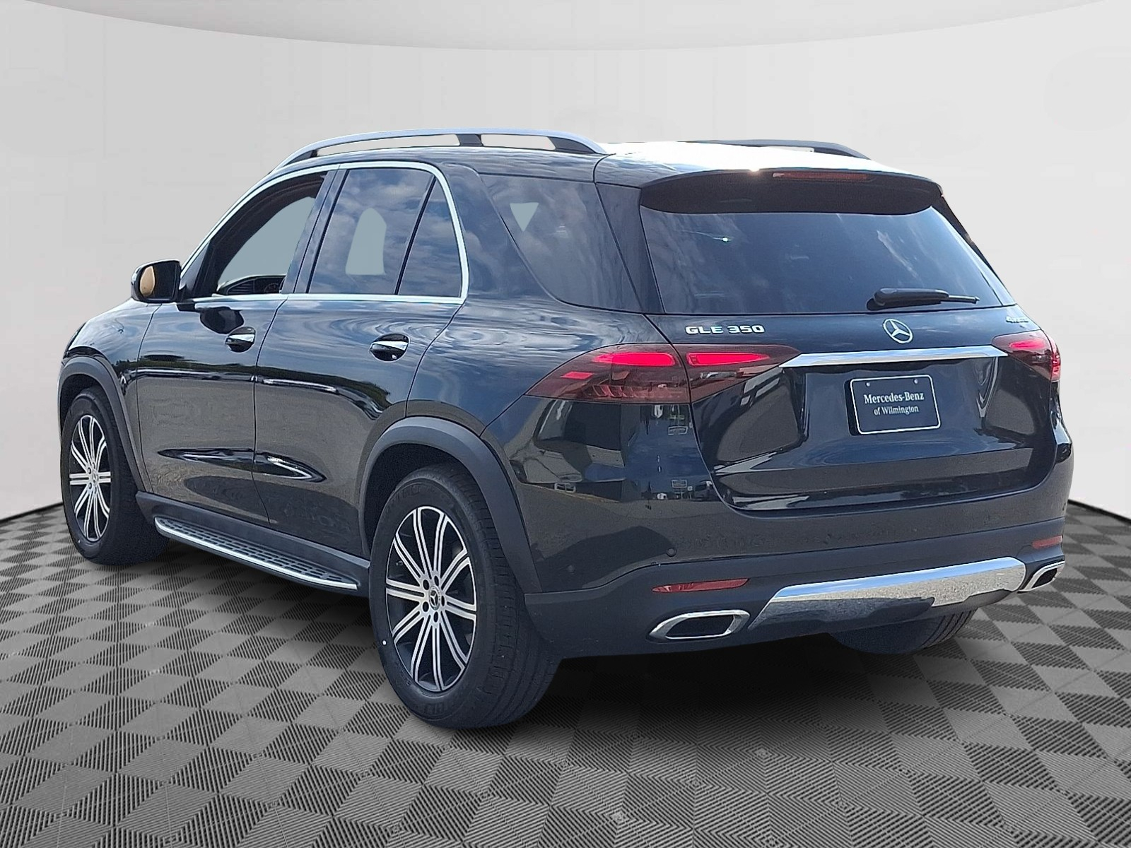 2026 Mercedes Benz GLE 350 4MATIC photo 3