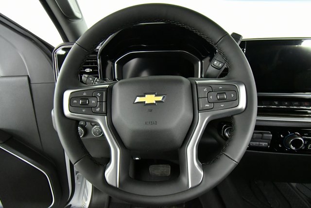 2025 Chevrolet Silverado 3500HD LT photo 2