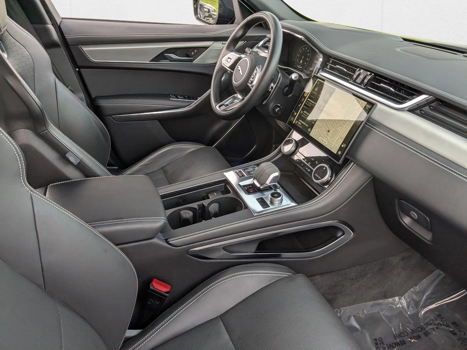 2024 Jaguar F-PACE P400 R-Dynamic S photo 18