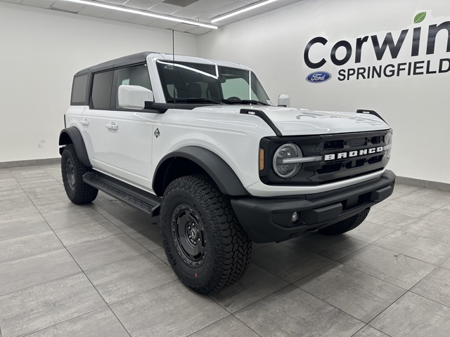 2025 Ford Bronco Outer Banks photo 4