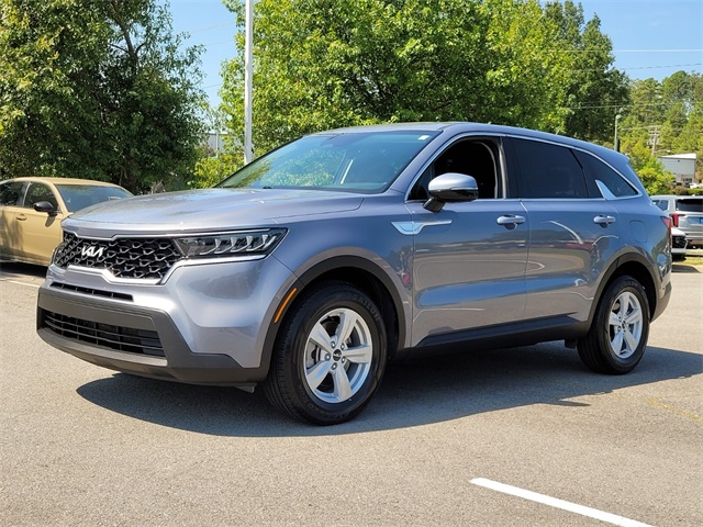 2023 Kia Sorento LX photo 4
