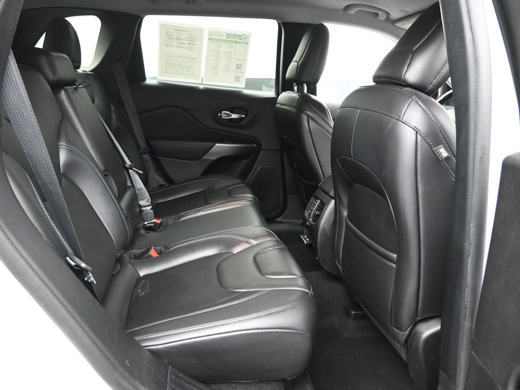2020 Jeep Cherokee Latitude photo 6
