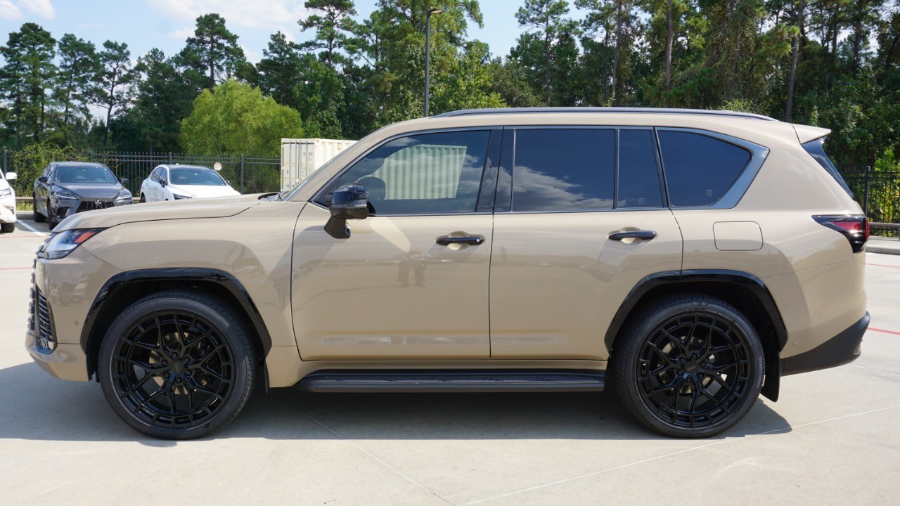 2025 Lexus LX photo 5