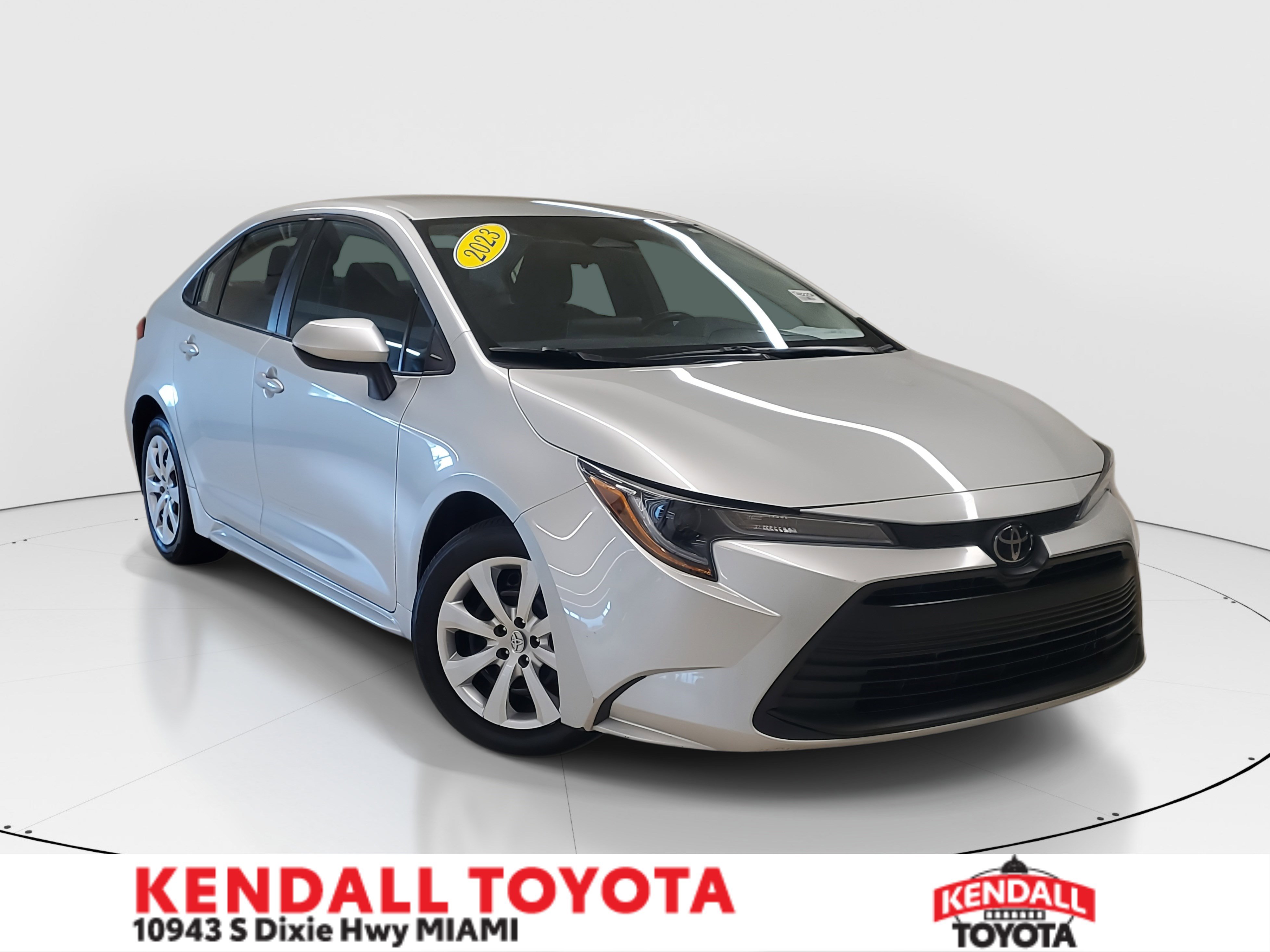 2023 Toyota Corolla LE's photo