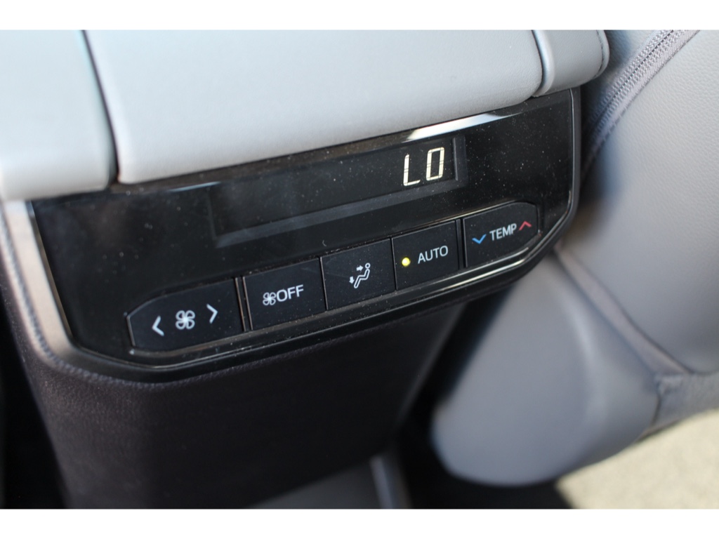 2021 Toyota Highlander Hybrid XLE photo 21