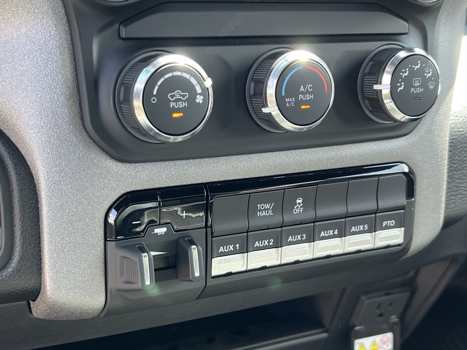 2024 Ram 3500 Tradesman photo 22
