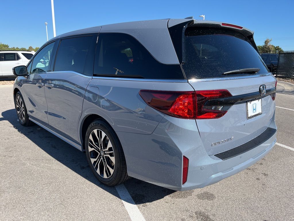 2026 Honda Odyssey Elite photo 3