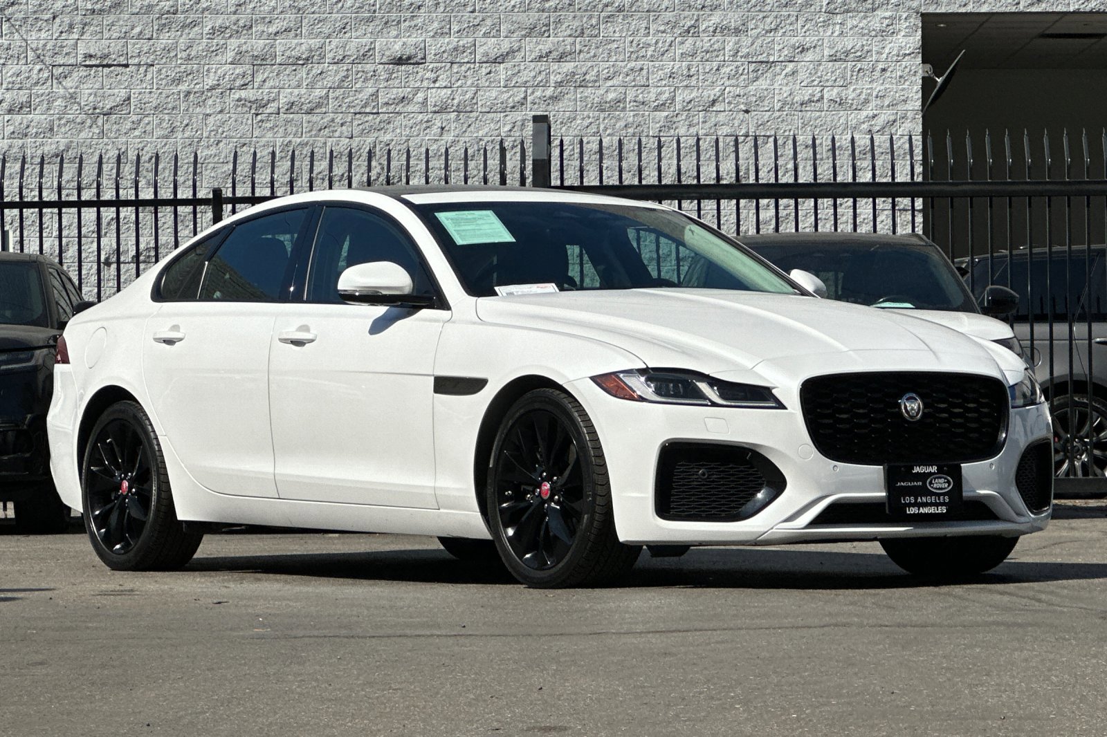 2023 Jaguar XF SE photo 7