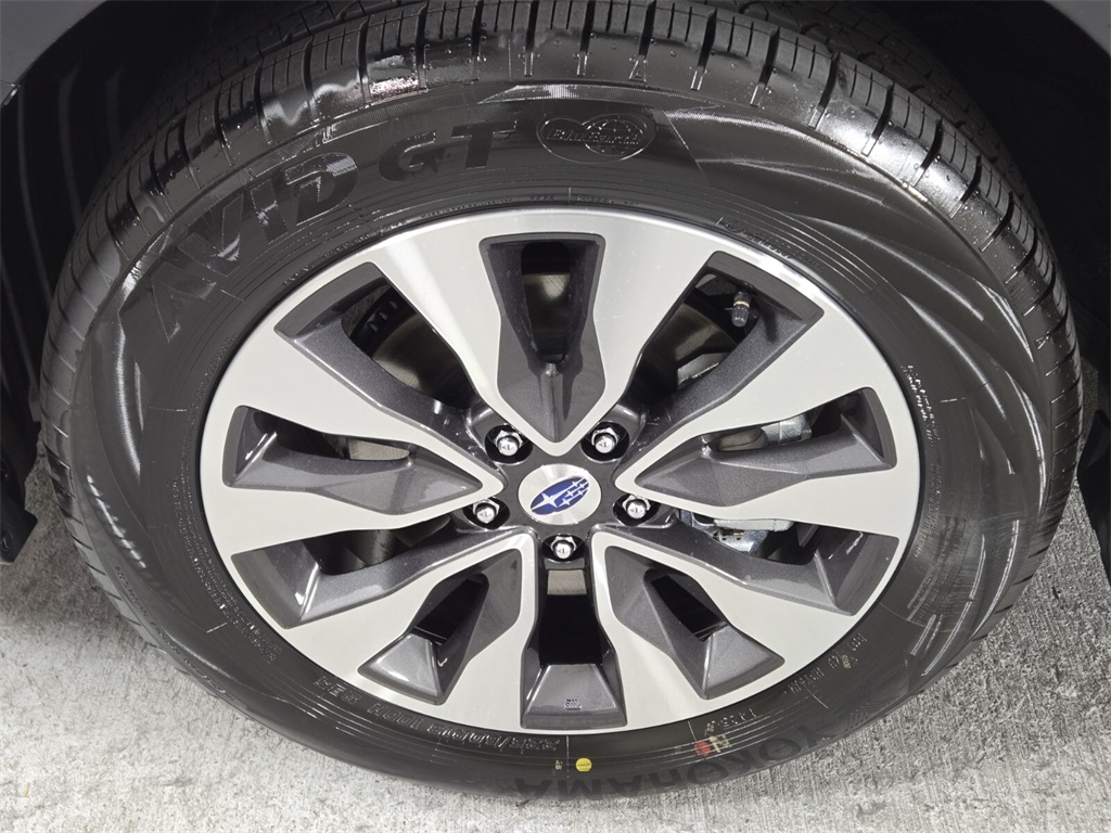 2025 Subaru Outback Limited XT photo 5