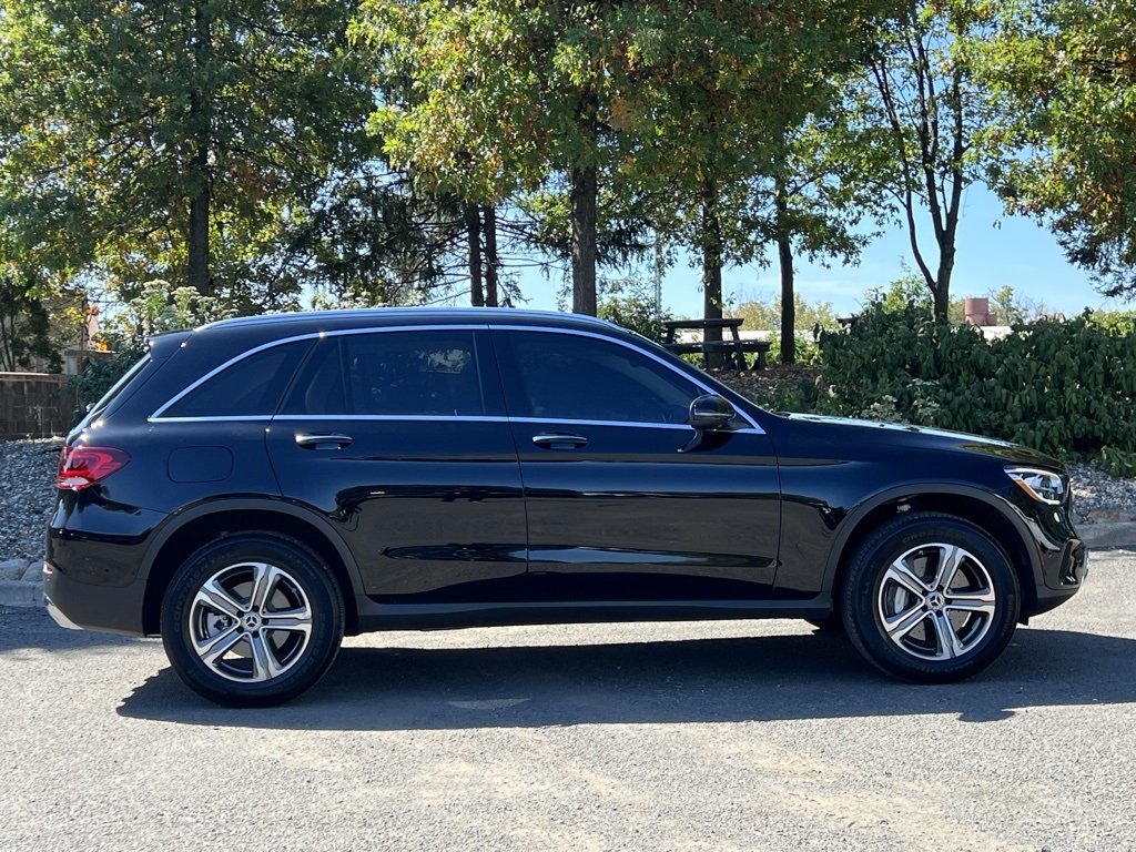2022 Mercedes Benz GLC 300 4MATIC photo 2
