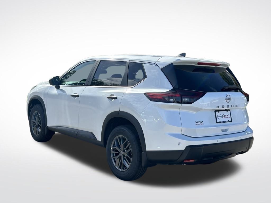 2025 Nissan Rogue S photo 7