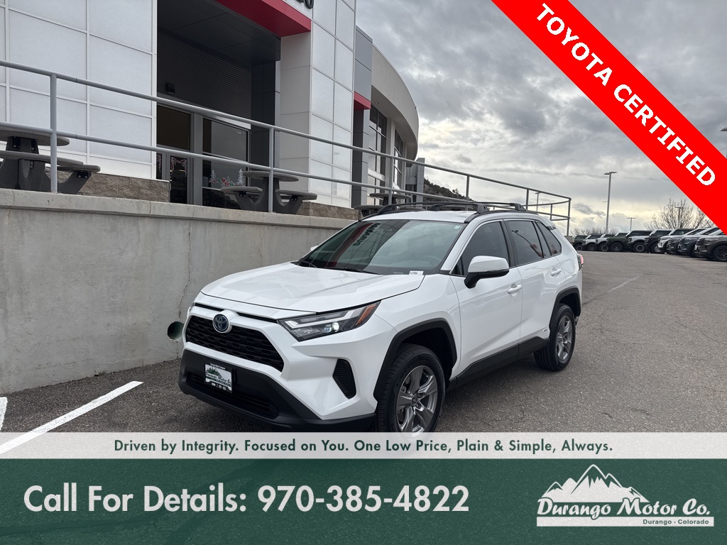 2024 Toyota RAV4 XLE's photo
