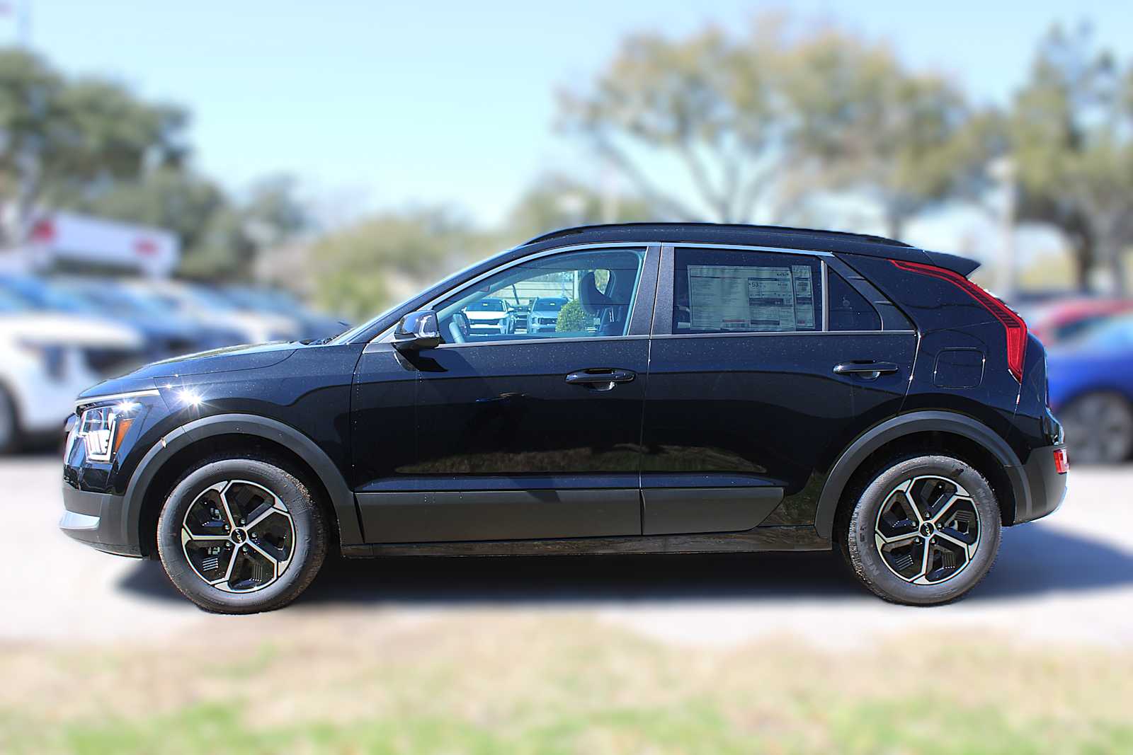 2025 Kia Niro EX photo 9