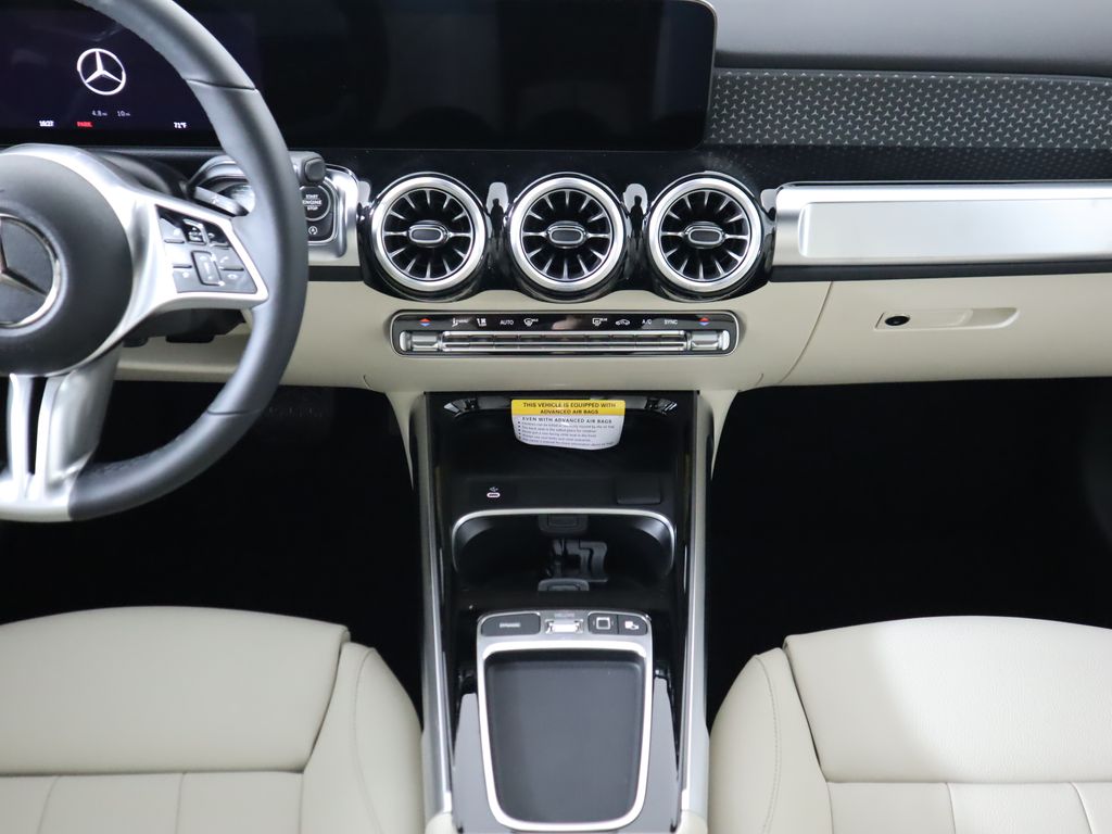2025 Mercedes Benz GLB 250 photo 14