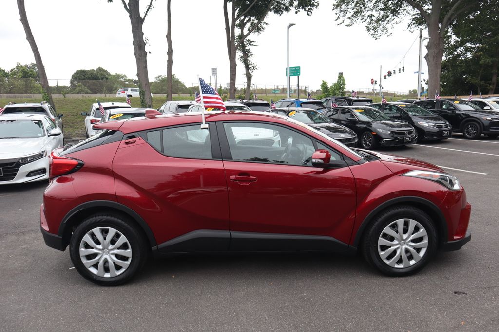 2019 Toyota C-HR Limited photo 4