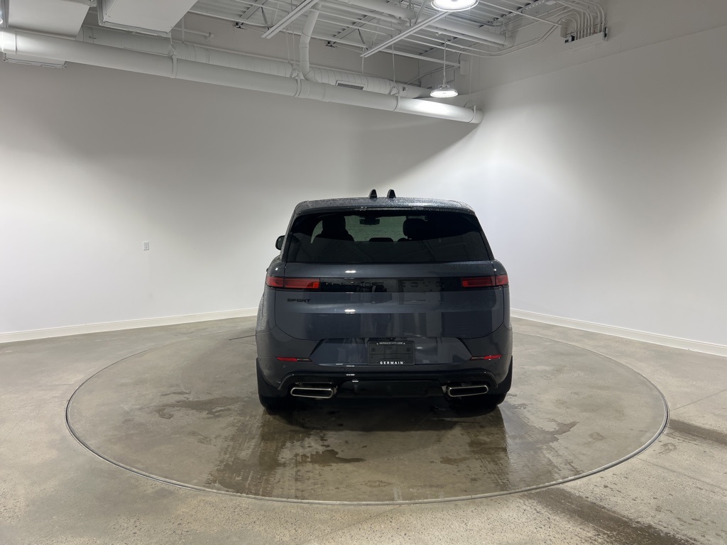 2025 Land Rover Range Rover Sport SE photo 3