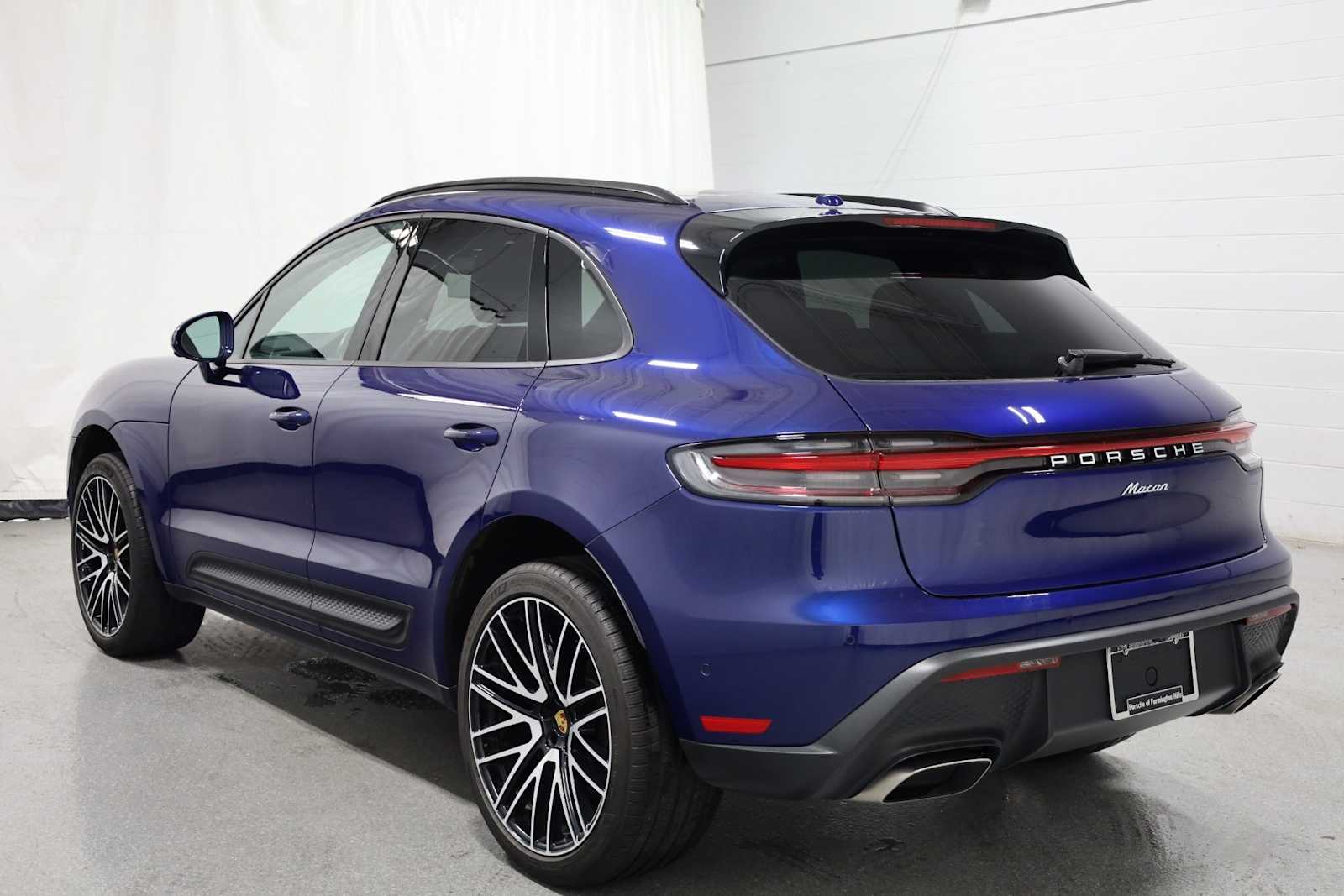 2024 Porsche Macan T photo 3