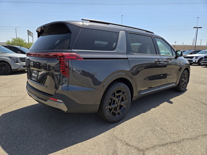 2026 Kia Carnival SX Prestige photo 3