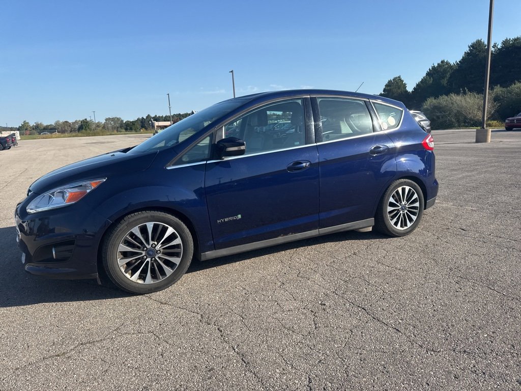 2017 Ford C-Max Hybrid Titanium photo 16