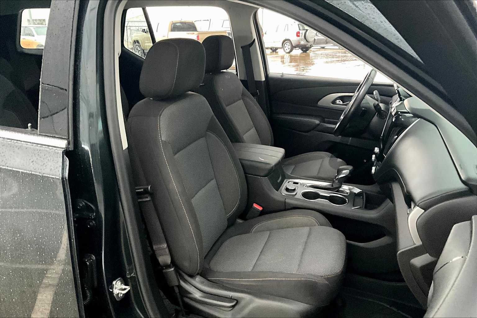 2021 Chevrolet Traverse Cloth photo 7