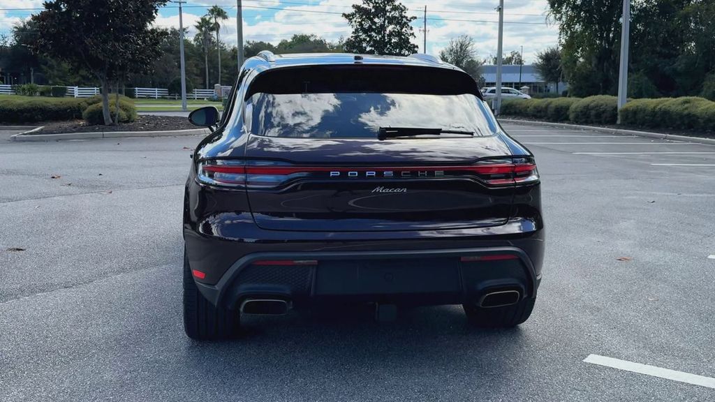 2026 Porsche Macan Base photo 3