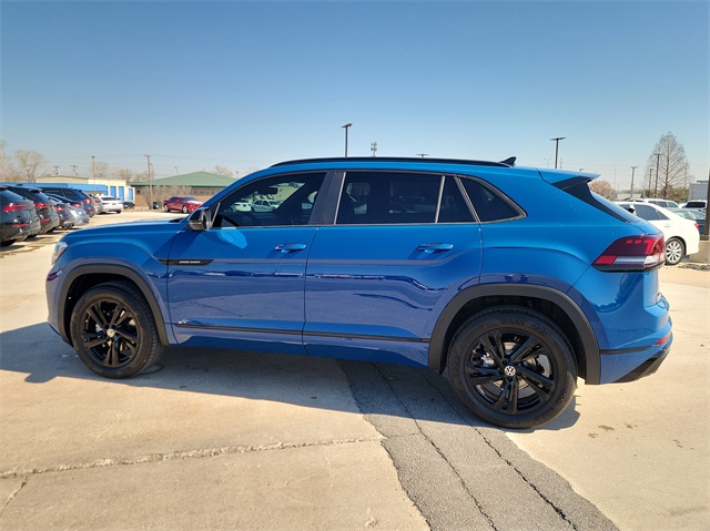 2025 Volkswagen Atlas Cross Sport SEL R-Line photo 6