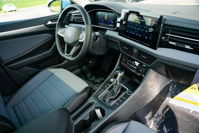 2025 Volkswagen Jetta 1.5T SE photo 32