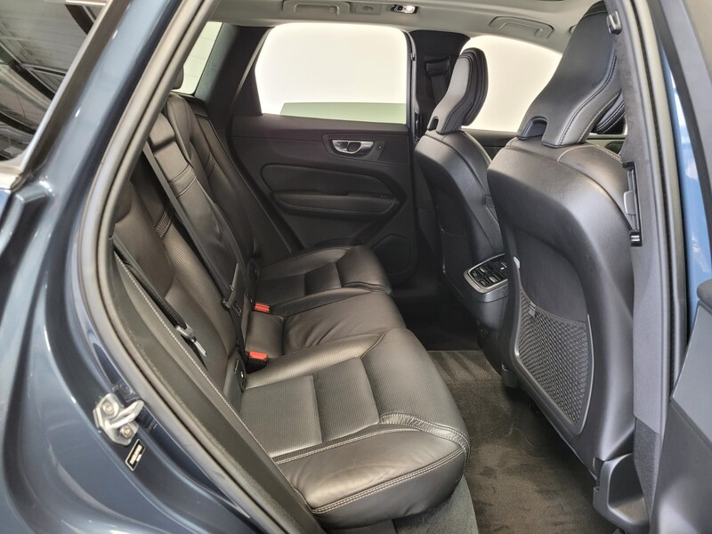 2021 Volvo XC60 T5 Inscription photo 17