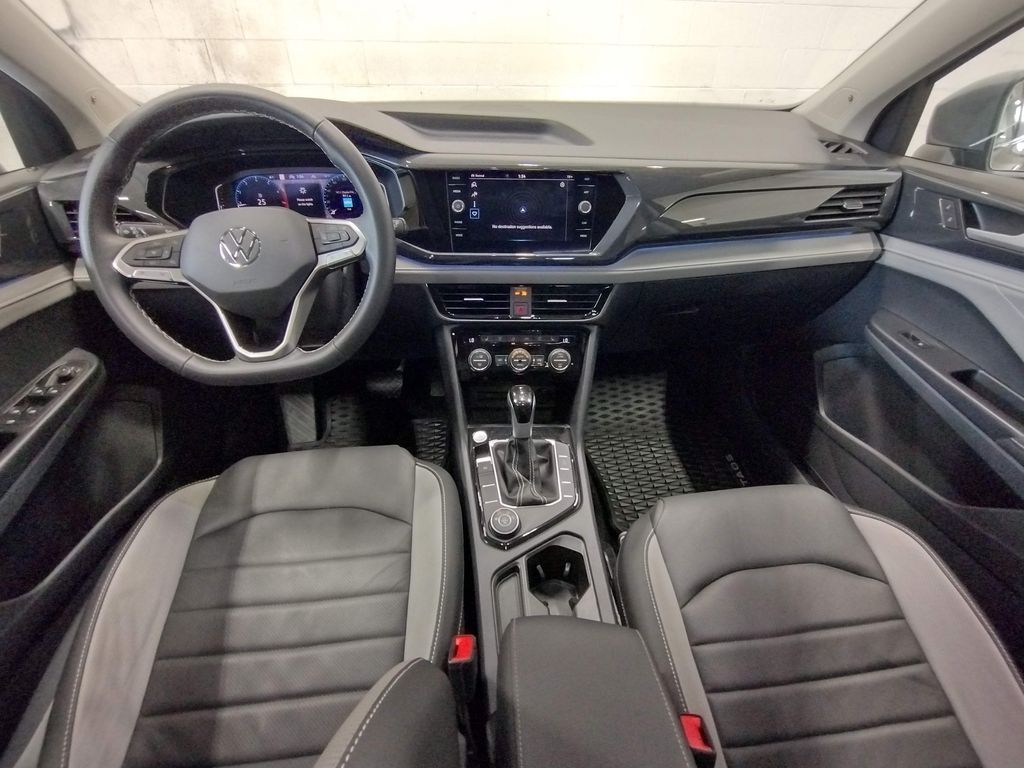 2024 Volkswagen Taos SEL photo 33