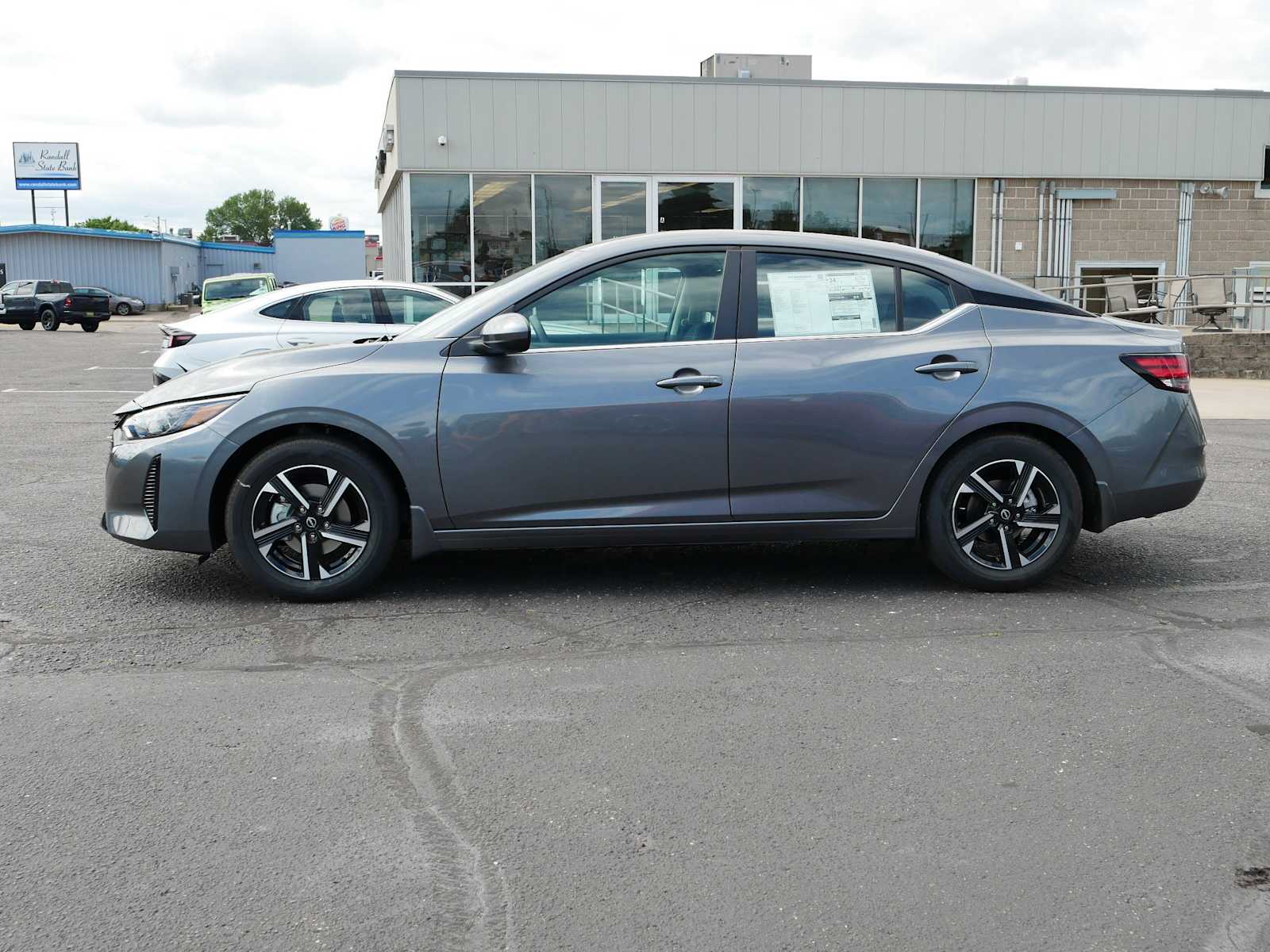 2025 Nissan Sentra SV photo 4