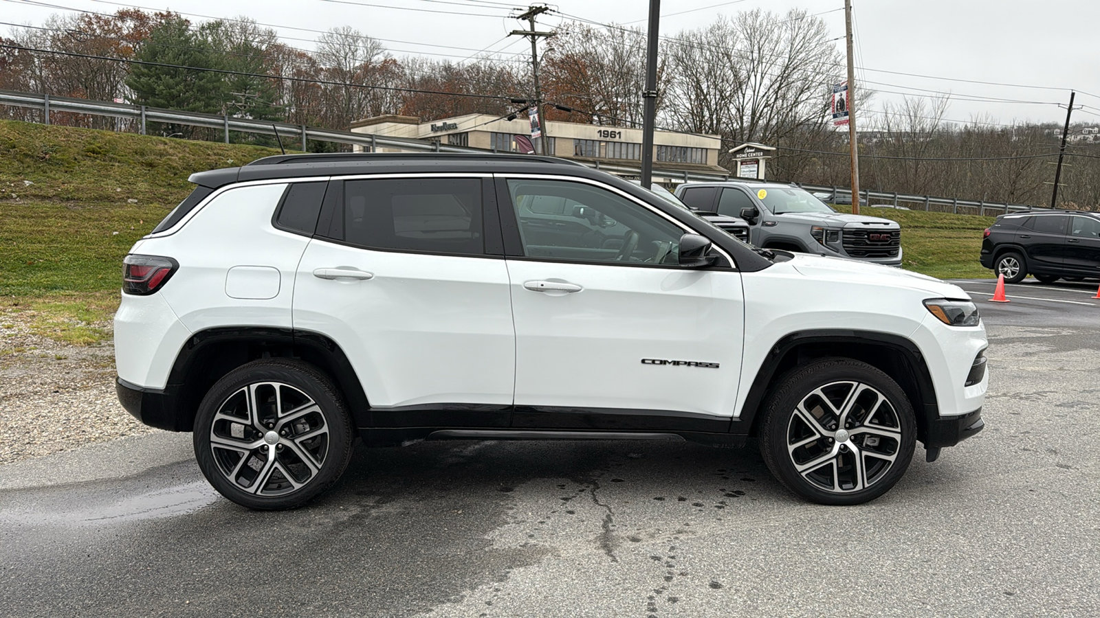 2024 Jeep Compass Limited photo 2