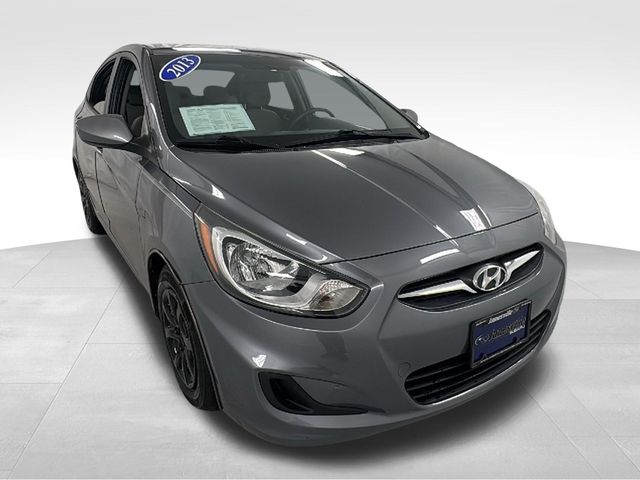 2013 Hyundai Accent SE's photo