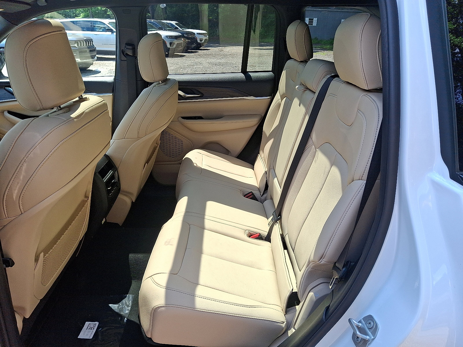 2025 Jeep Grand Cherokee Limited photo 2