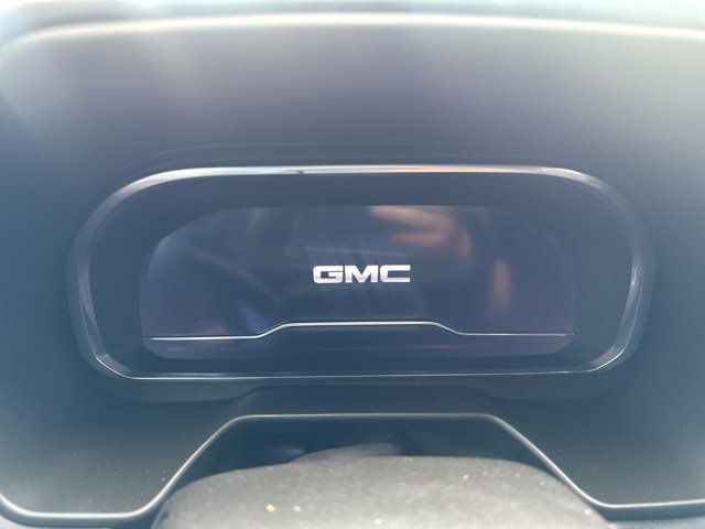Used 2022 White Frost Tricoat GMC SLT image 24