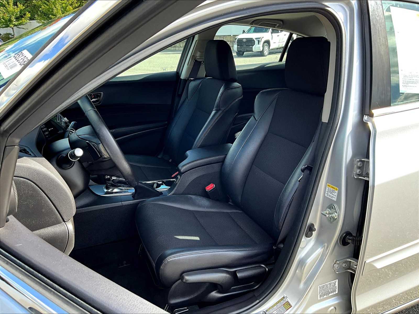 2013 Acura ILX 2.0L photo 10