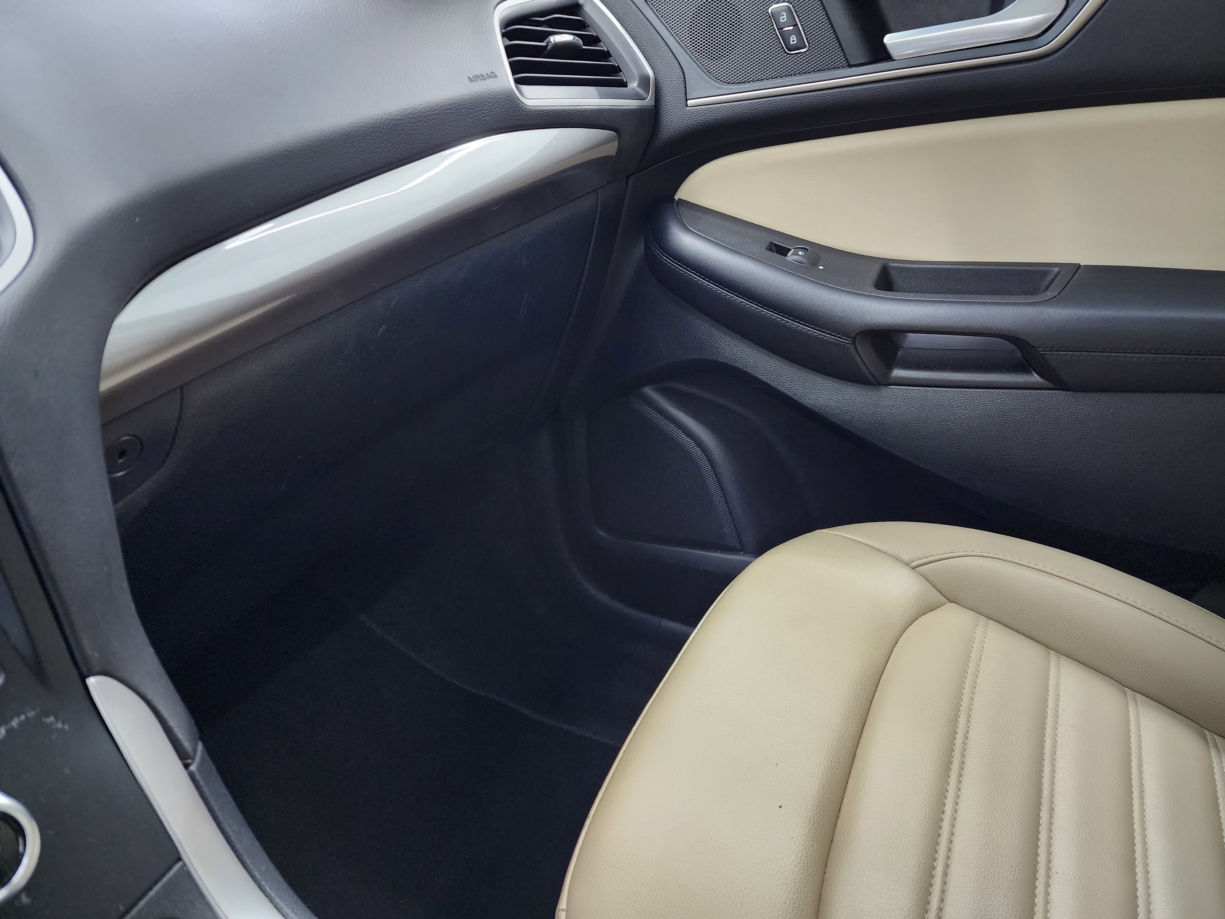 2024 Ford Edge SEL photo 4