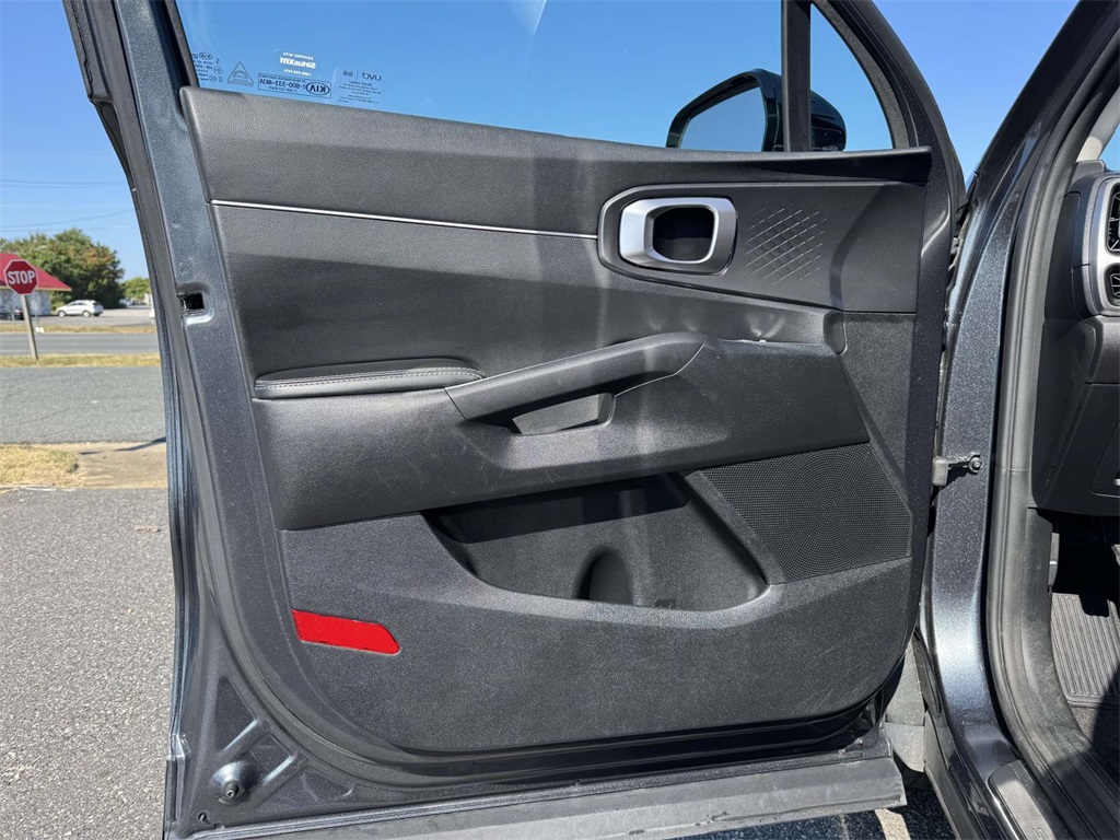 2021 Kia Sorento S photo 24