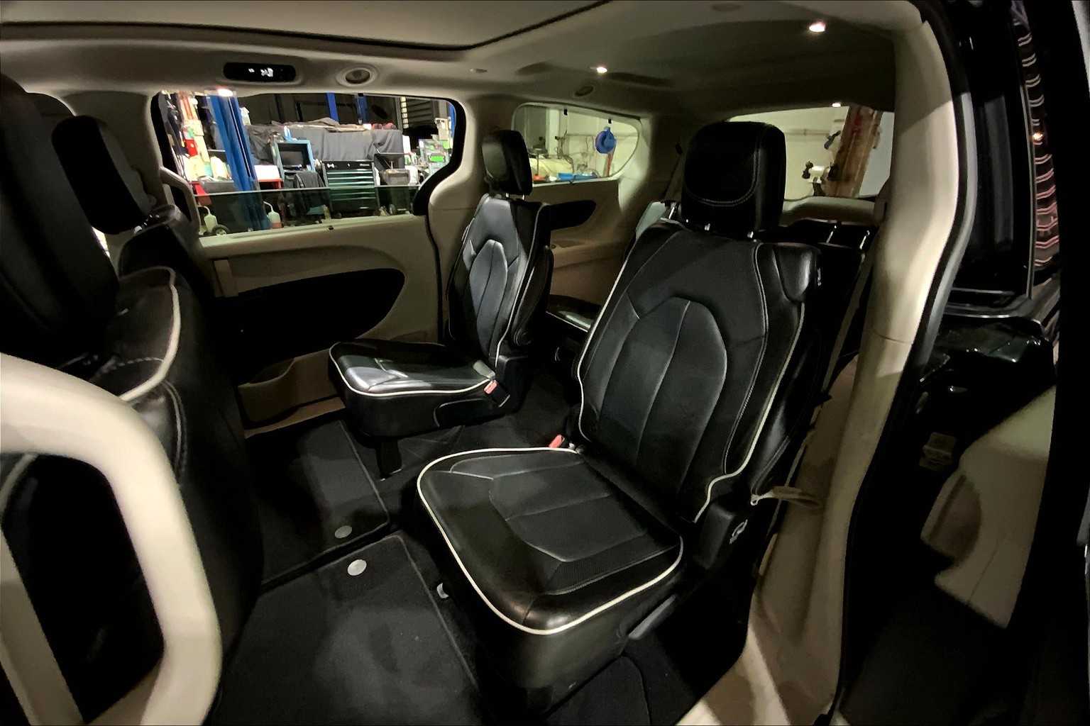 2023 Chrysler Pacifica Limited photo 19