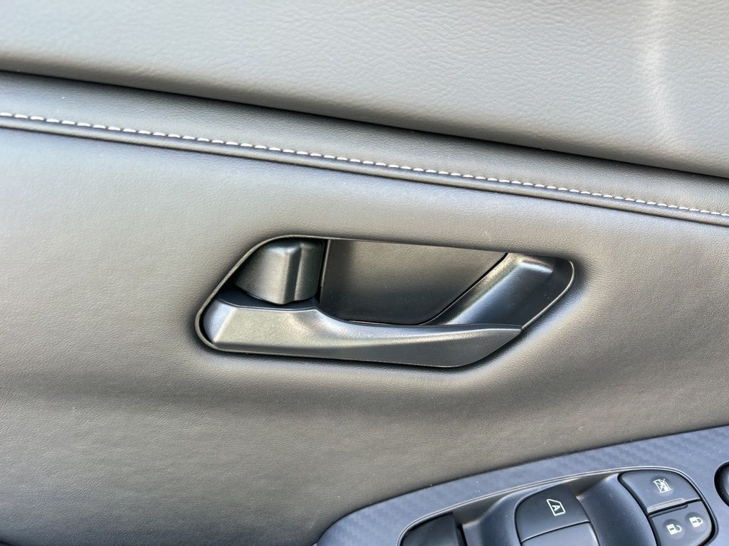 2025 Nissan Sentra S photo 11