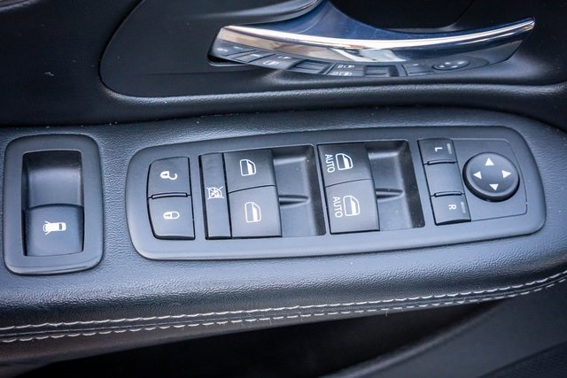 2017 Dodge Grand Caravan SE Plus Blacktop photo 14