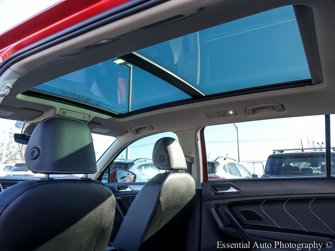 2023 VOLKSWAGEN TIGUAN - Image 10