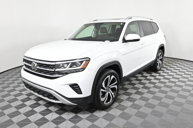 2022 Volkswagen Atlas SEL photo 2