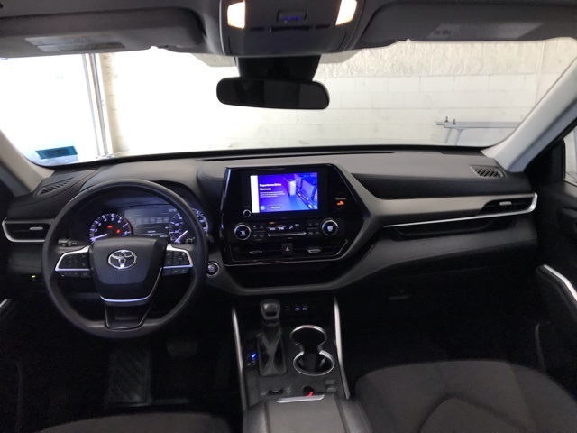 2023 Toyota Highlander L photo 15